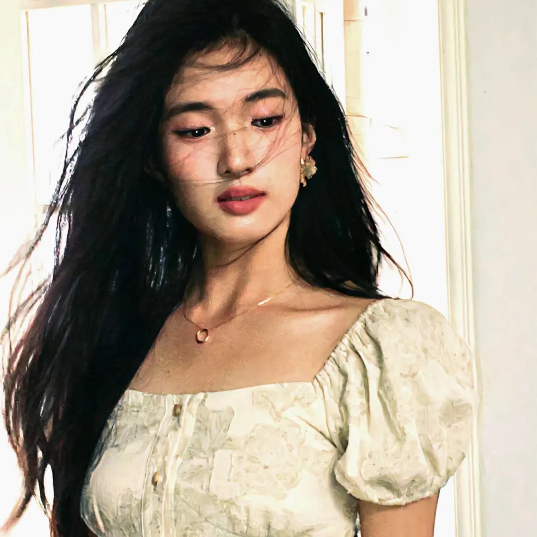 维奥莱特·诺齐埃尔